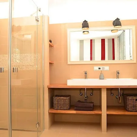 - Dns10065-eyb Apartament *